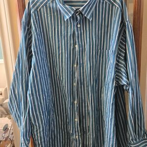 Roundtree & Yorke Blue and White Vertical Stripe Dress Shirt